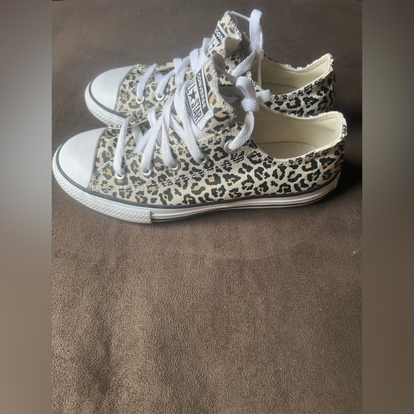 Converse Shoes - Picture 6 of 10